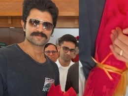 Internet Spots Vijay Deverakonda's Ring In His First Public Appearance After Engagement To Rashmika Mandanna Internet Spots Vijay Deverakonda's Ring In His First Public Appearance After Engagement To Rashmika Mandanna