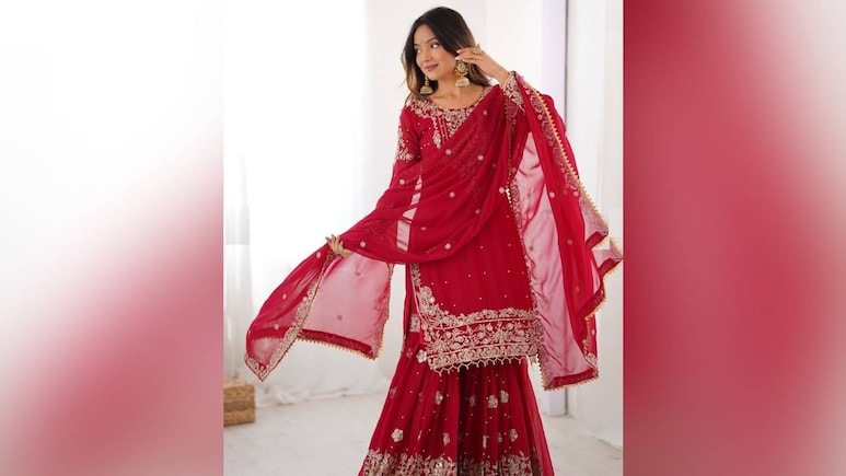 Karwa Chauth 2025 पर खूबसूरत और अफोर्डेबल शरारा सेट, अनारकली सूट को पहन अपने लुक में लगाएं चार चांद Karwa Chauth 2025 पर खूबसूरत और अफोर्डेबल शरारा सेट, अनारकली सूट को पहन अपने लुक में लगाएं चार चांद