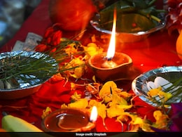 Diwali 2025 Calendar: कब हैं धनतेरस, छोटी दिवाली और भाई दूज, जानें Diwali के 5 दिन के त्योहार में कब क्या खाते? Diwali 2025 Calendar: कब हैं धनतेरस, छोटी दिवाली और भाई दूज, जानें Diwali के 5 दिन के त्योहार में कब क्या खाते?