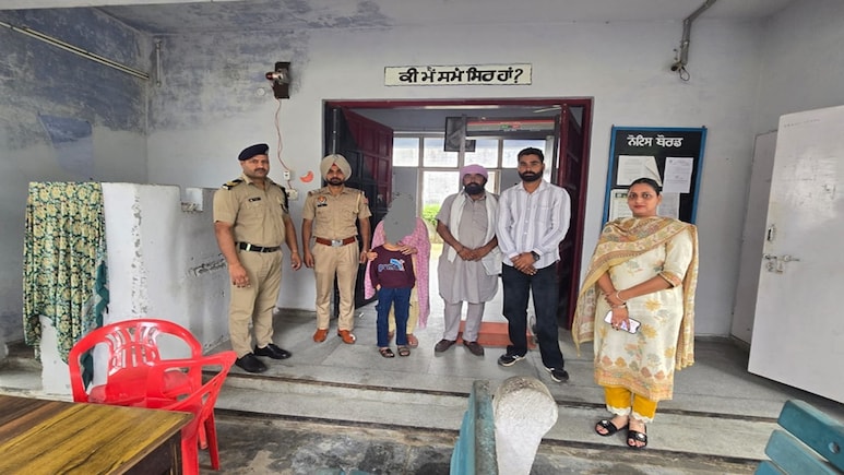 प्यार के लिए पाकिस्तान बॉर्डर तक पहुंची ग्वालियर की महिला; पुलिस ने पकड़ा, सोशल मीडिया फ्रेंड ने ये किया प्यार के लिए पाकिस्तान बॉर्डर तक पहुंची ग्वालियर की महिला; पुलिस ने पकड़ा, सोशल मीडिया फ्रेंड ने ये किया