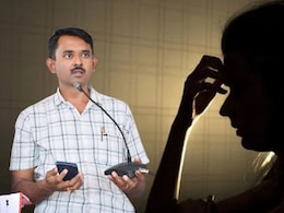 परभणीत खळबळ! शिक्षकाने AI चा वापर करून अल्पवयीन मुलीवर केला अत्याचार, कपडे चेंज करताना व्हिडीओ काढला अन्... परभणीत खळबळ! शिक्षकाने AI चा वापर करून अल्पवयीन मुलीवर केला अत्याचार, कपडे चेंज करताना व्हिडीओ काढला अन्...