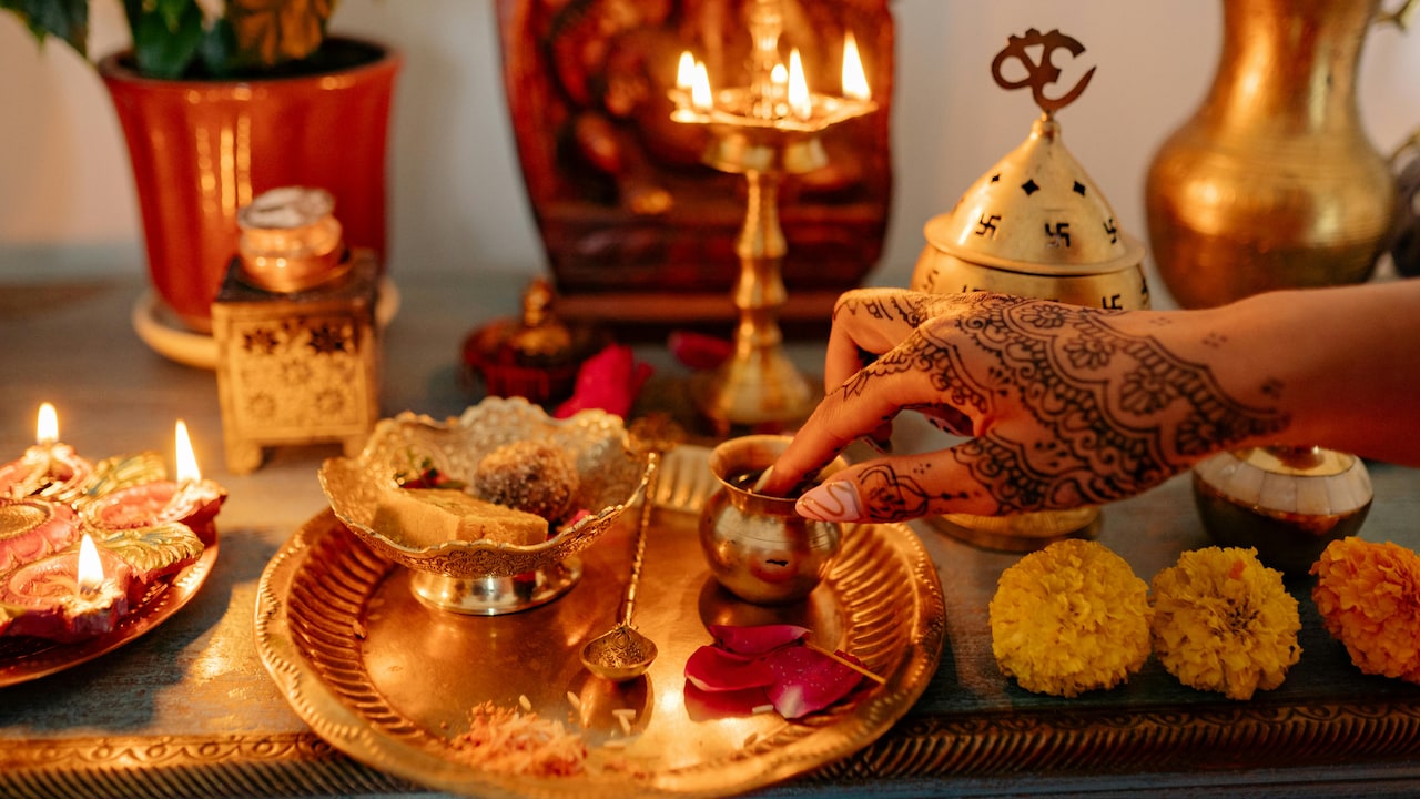 Declutter your house to make space for decorative diyas and lanters
