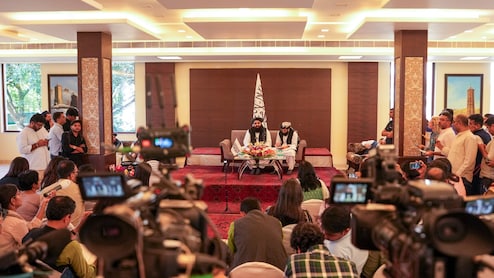 पुरुष हो या महिला, सभी को...', इस बार अलग था अफगानिस्तानी मंत्री मुत्तकी की प्रेस कॉन्‍फ्रेंस का नजारा