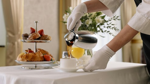 Not Calls Or Noisy Alarms, This Hotel Wakes Guests Up With The Smell Of Breakfast