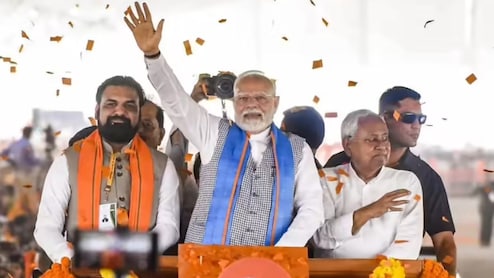 बिहार में आज PM मोदी की रैली, कर्पूरी ठाकुर के गांव से देंगे बड़ा संदेश, NDA की चुनावी रणनीति को मिलेगी धार