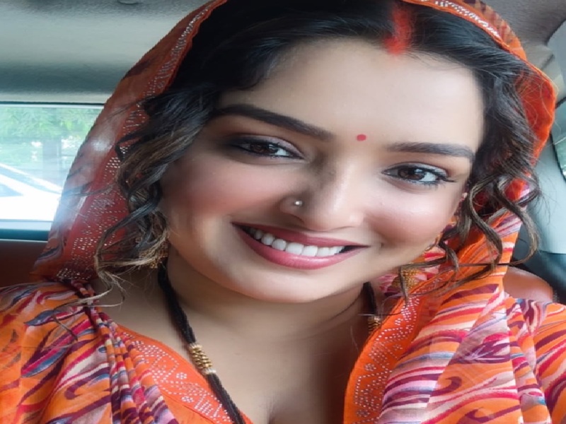 खुलेआम आम्रपाली दुबे ने की 'चोरी', निरहुआ को देखते ही बदला चेहरे का रंग, वीडियो हुआ वायरल