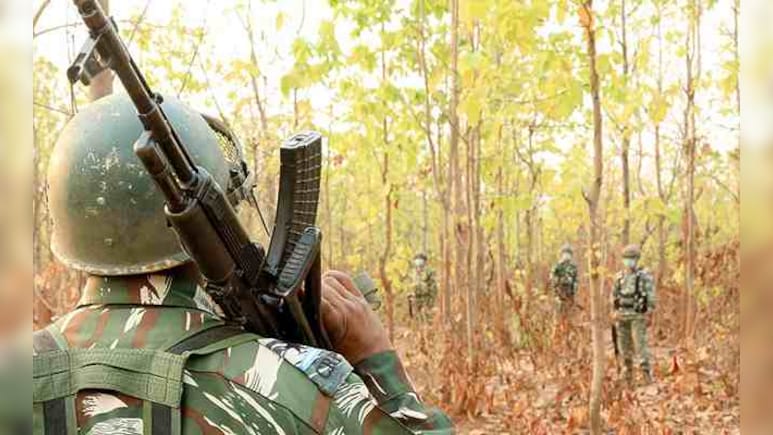 गढ़चिरौली : ₹6 करोड़ के इनामी नक्सली भूपति ने किया सरेंडर, 60 साथियों संग टेके घुटने