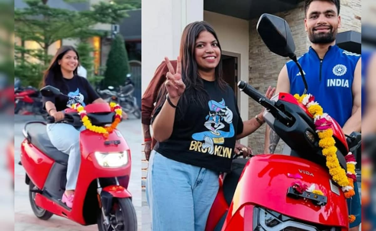 रिंकू सिंह ने अपनी बहन नेहा को इलेक्ट्रिक स्कूटी गिफ्ट की, जान लीजिए कितनी है कीमत