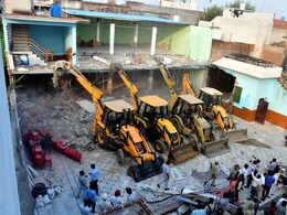 आई लव मोहम्मद बवाल: देखिए बरेली में 'रजा पैलेस' पर जब एक साथ चले 4 बुलडोजर आई लव मोहम्मद बवाल: देखिए बरेली में 'रजा पैलेस' पर जब एक साथ चले 4 बुलडोजर