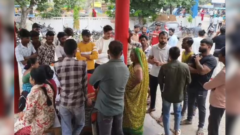 धर्म बदलने के लिए बनाया दबाव! पैसों का दिया लालच, महिलाओं की शिकायत पर केस दर्ज धर्म बदलने के लिए बनाया दबाव! पैसों का दिया लालच, महिलाओं की शिकायत पर केस दर्ज