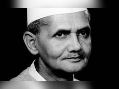 पाकिस्तान से बैठक के बीच कैसे हुआ लाल बहादुर शास्त्री का निधन, ये है ताशकंद की कहानी