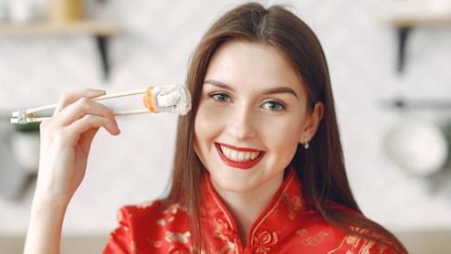 Anti Aging Tips: पंचेचाळीशीमध्ये दिसाल पंचविशीप्रमाणे तरुण, जपानी लोकांच्या या 10 सवयी करा फॉलो