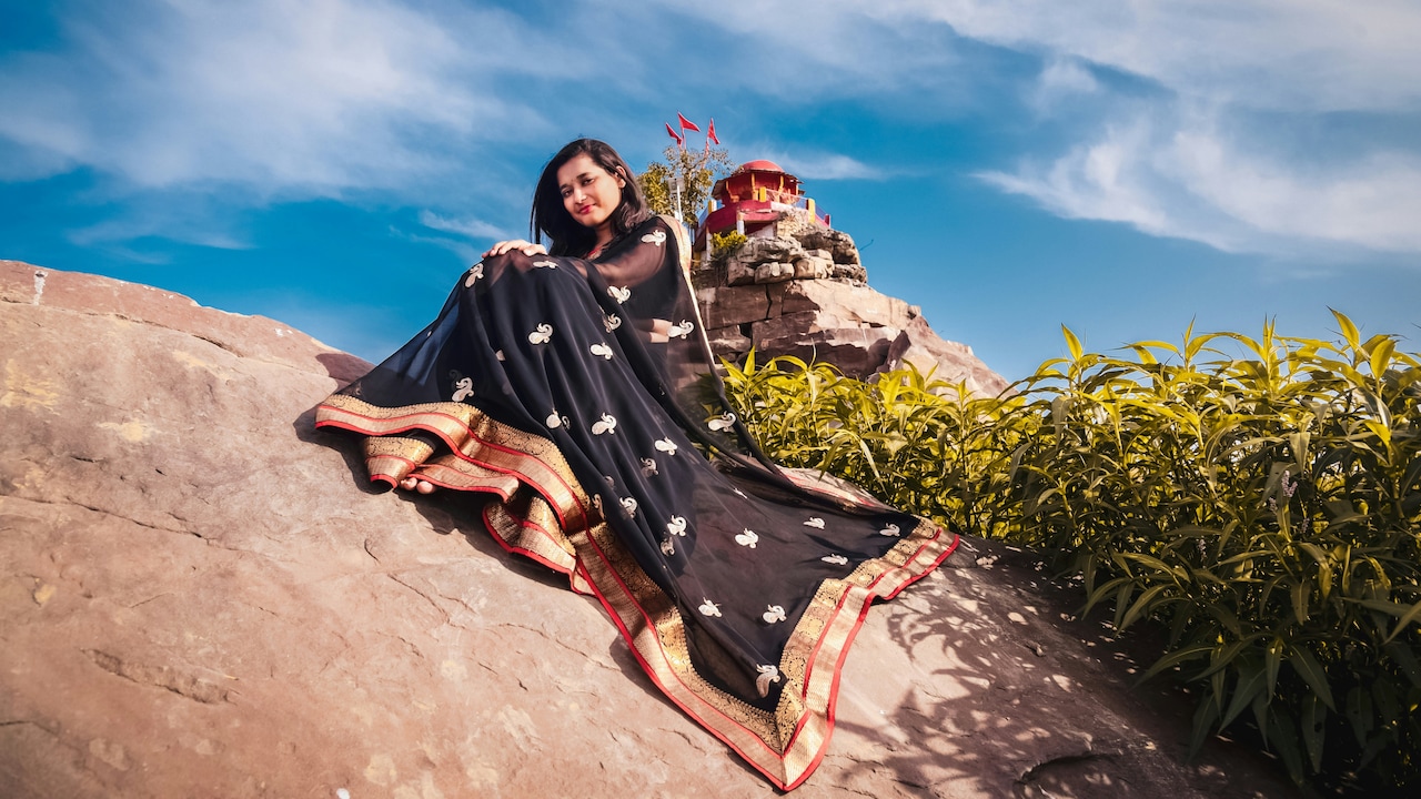 How To Choose Saree Shades That Flatter Fair Complexions In Photos How To Choose Saree Shades That Flatter Fair Complexions In Photos