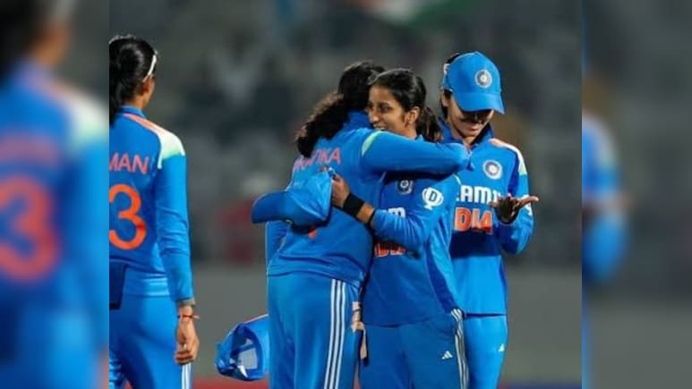 भारतीय महिला टीम की जीत पर बॉलीवुड सेलिब्रिटीज ने लुटाया प्यार, खास अंदाज में बधाई दी भारतीय महिला टीम की जीत पर बॉलीवुड सेलिब्रिटीज ने लुटाया प्यार, खास अंदाज में बधाई दी