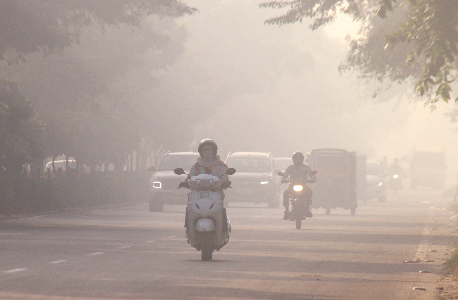 Explained: 350 vs 1,100, CPCB vs IQAir, Who Has Got Delhi's AQI Right