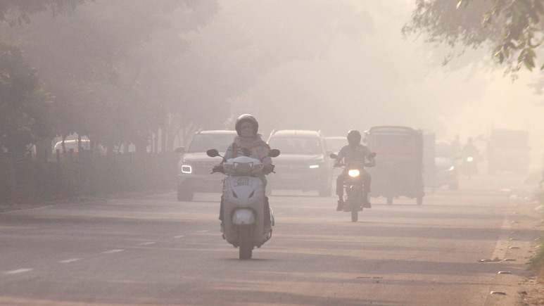वाह रे वाह कुदरत... दिल्ली में AQI 400 के पार, पुडुचेरी में हो रही झमाझम बारिश वाह रे वाह कुदरत... दिल्ली में AQI 400 के पार, पुडुचेरी में हो रही झमाझम बारिश