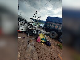 Road Accident: कबीरधाम में बोलेरो और ट्रक की भीषण टक्कर, 5 की मौत और 5 की हालत गंभीर Road Accident: कबीरधाम में बोलेरो और ट्रक की भीषण टक्कर, 5 की मौत और 5 की हालत गंभीर
