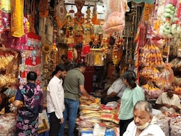 दिल्ली सदर बाजार शॉपिंग गाइड:  यहां मिलता है दिवाली का सबसे सस्ता सामान, जानें कैसे पहुंचे दिल्ली सदर बाजार शॉपिंग गाइड:  यहां मिलता है दिवाली का सबसे सस्ता सामान, जानें कैसे पहुंचे