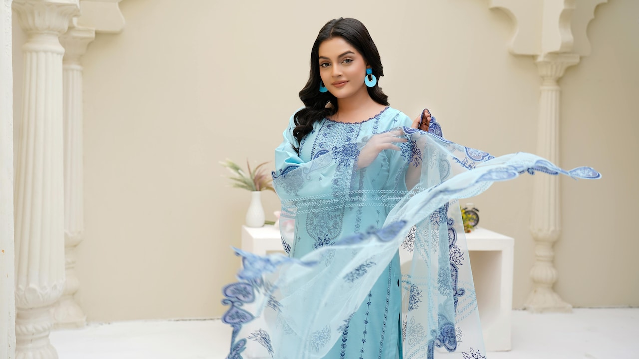 Diwali 2025: Top 10 Varanga Kurta Sets With Dupatta Under ₹1,000