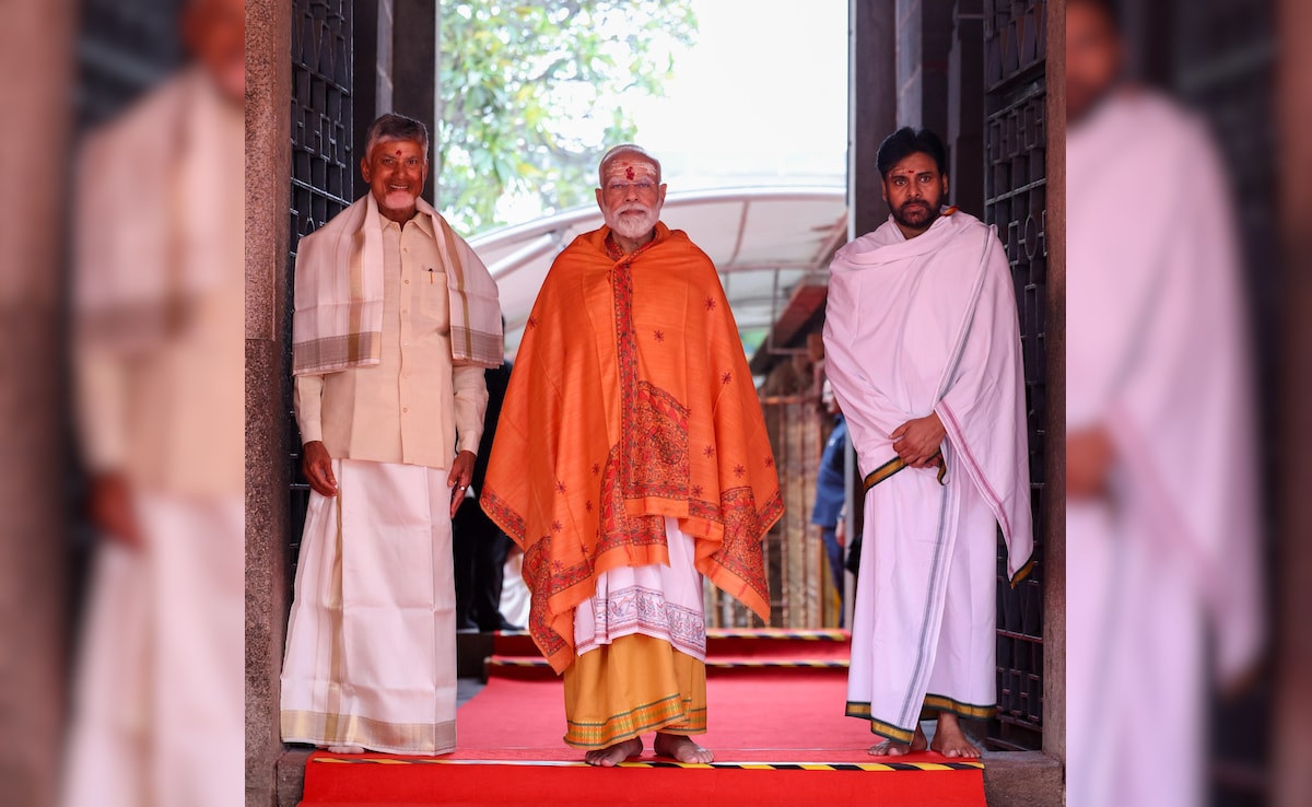 Prime Minister Narendra Modi with Andhra Pradesh Chief Minister N Chandrababu Naidu and Deputy Chief Minister Pawan Kalyan. Prime Minister Narendra Modi with Andhra Pradesh Chief Minister N Chandrababu Naidu and Deputy Chief Minister Pawan Kalyan.