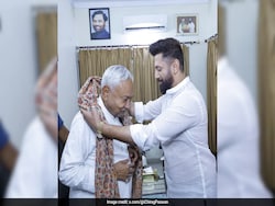 Nitish Kumar Visits Chirag Paswan's Home For Chhath Puja Ritual
