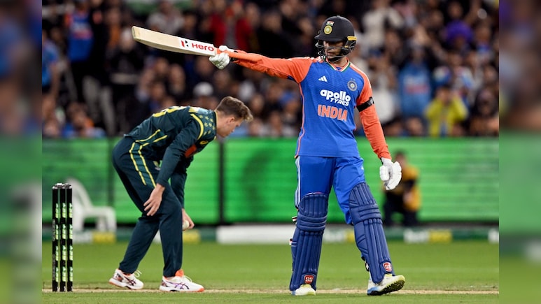 सेमीफाइनल में भारत की जीत के बाद महिला टीम के फैन बने अभिषेक शर्मा, कहा- 'वे ट्रॉफी के हकदार' सेमीफाइनल में भारत की जीत के बाद महिला टीम के फैन बने अभिषेक शर्मा, कहा- 'वे ट्रॉफी के हकदार'