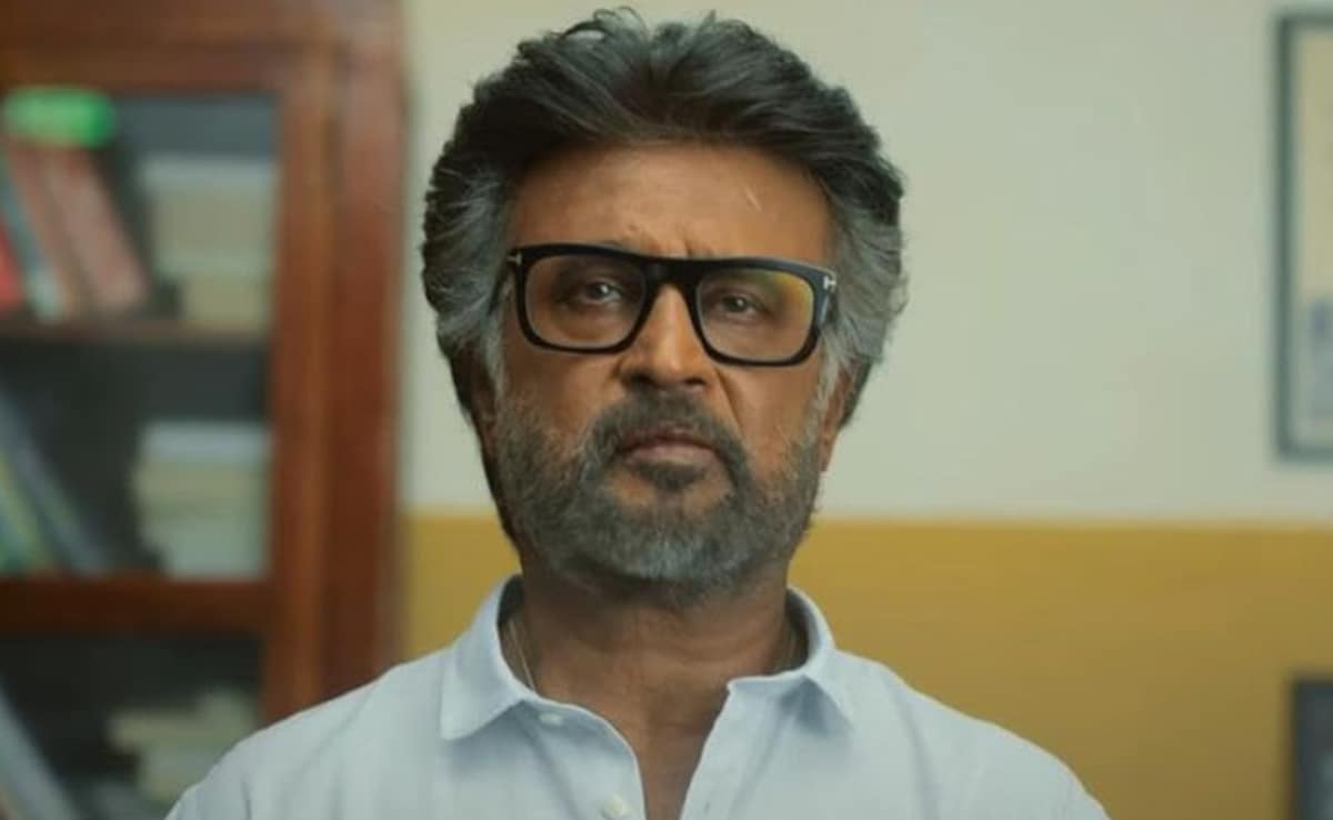 Video: Rajinikanth Visits Badrinath Temple, Offers Prayers To Lord Badri Vishal