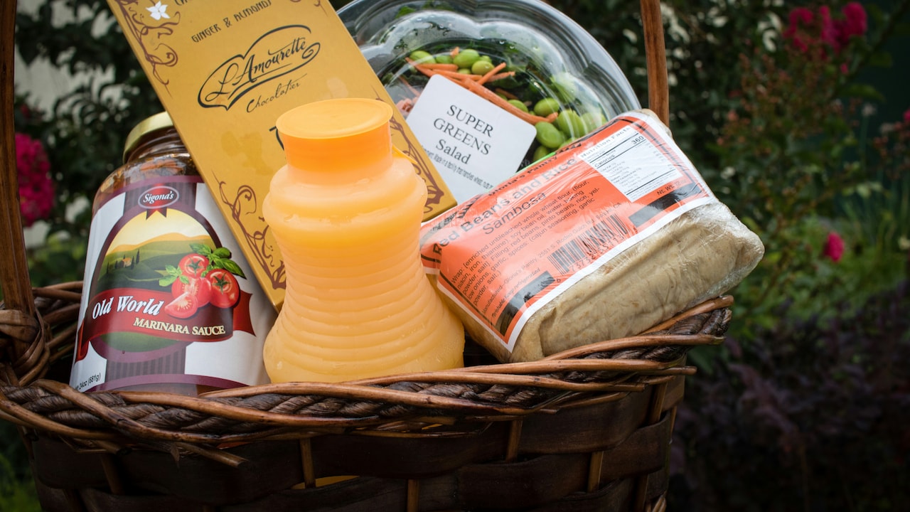 How to choose the perfect Diwali hamper for family and friends?