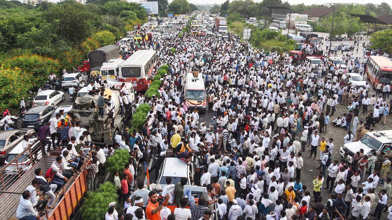 Massive Farmers' Protest in Nagpur, Demand Loan Waiver As Promised
