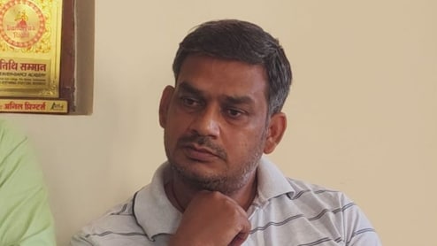 सरकारी ऑफिस में रिश्वत की डील, ACB ने अधिकारी को 90 हजार घूस लेते रंगे हाथ दबोचा