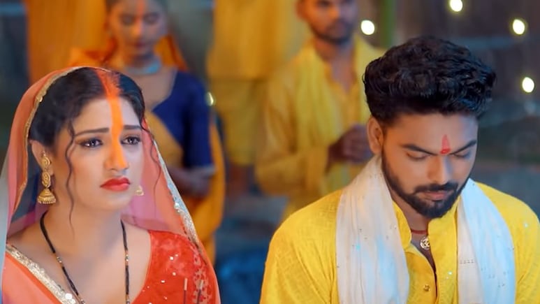 छठी मईया की भक्ति में डूबे भक्तों को इमोशनल कर देगा ये नया छठ पूजा गीत, फैंस बोले- जय छठी मैया छठी मईया की भक्ति में डूबे भक्तों को इमोशनल कर देगा ये नया छठ पूजा गीत, फैंस बोले- जय छठी मैया
