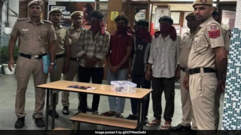 Delhi Man Kidnaps Ex-Girlfriend's Son, Sets 'Return To Me' Condition Delhi Man Kidnaps Ex-Girlfriend's Son, Sets 'Return To Me' Condition
