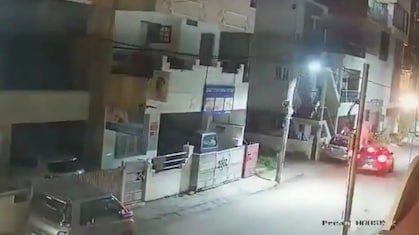 कारचा आरसा लागल्याने संताप, पती-पत्नीने 2 किलो मीटर पाठलाग करत तरुणाला चिरडले; पाहा धक्कादायक Video