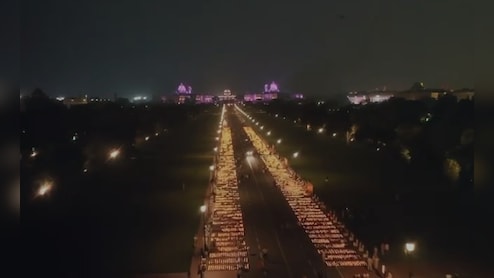 दीपों की रोशनी में जगमगाया दिल्ली का कर्तव्य पथ, रामायण थीम लेजर और ड्रोन शो ने मोह लिया मन
