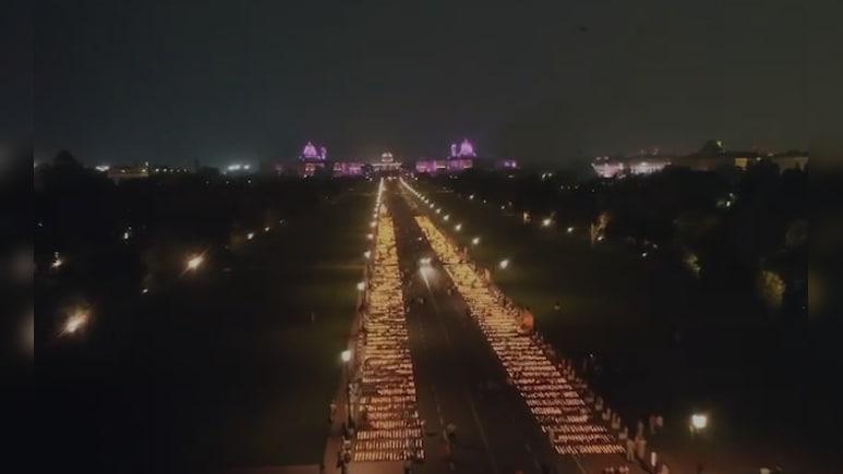 दीपों की रोशनी में जगमगाया दिल्ली का कर्तव्य पथ, रामायण थीम लेजर और ड्रोन शो ने मोह लिया मन दीपों की रोशनी में जगमगाया दिल्ली का कर्तव्य पथ, रामायण थीम लेजर और ड्रोन शो ने मोह लिया मन