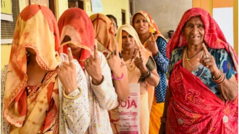 ECI New Guidelines: बुर्के और घूंघट में वोट डालने वाली महिलाओं की ऐसे होगी पहचान, चुनाव आयोग ने बना दिया नियम ECI New Guidelines: बुर्के और घूंघट में वोट डालने वाली महिलाओं की ऐसे होगी पहचान, चुनाव आयोग ने बना दिया नियम