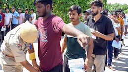 राजस्थान में भर्ती परीक्षाओं के लिए ड्रेस कोड बदला, अब नहीं पहन सकेंगे जीन्स और मेटल वाले कपड़े