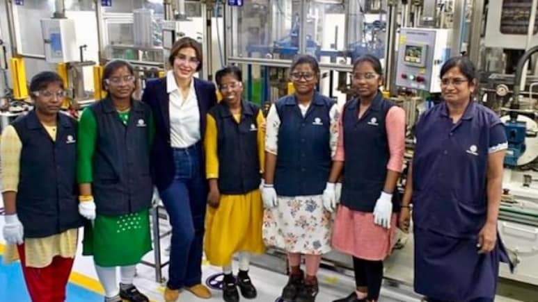 Priya Sachdev Kapur Visits Sona Comster's Chennai Plant Amid Sunjay Kapur's Rs 30,000 Crore Estate Battle Priya Sachdev Kapur Visits Sona Comster's Chennai Plant Amid Sunjay Kapur's Rs 30,000 Crore Estate Battle