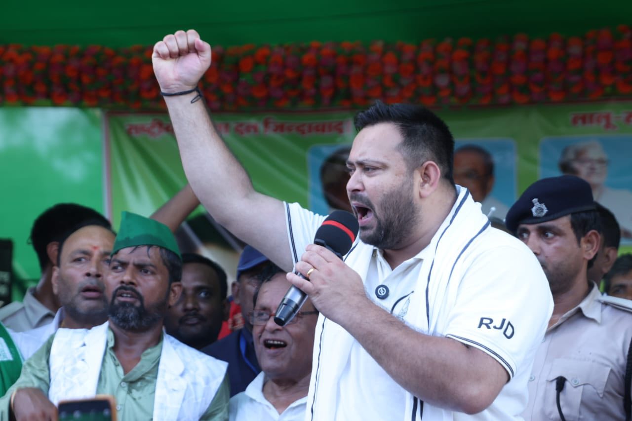 तेजस्वी यादव का वादा, बिहार की बेरोजगारी के अंधेरे में उम्मीद की नई रोशनी