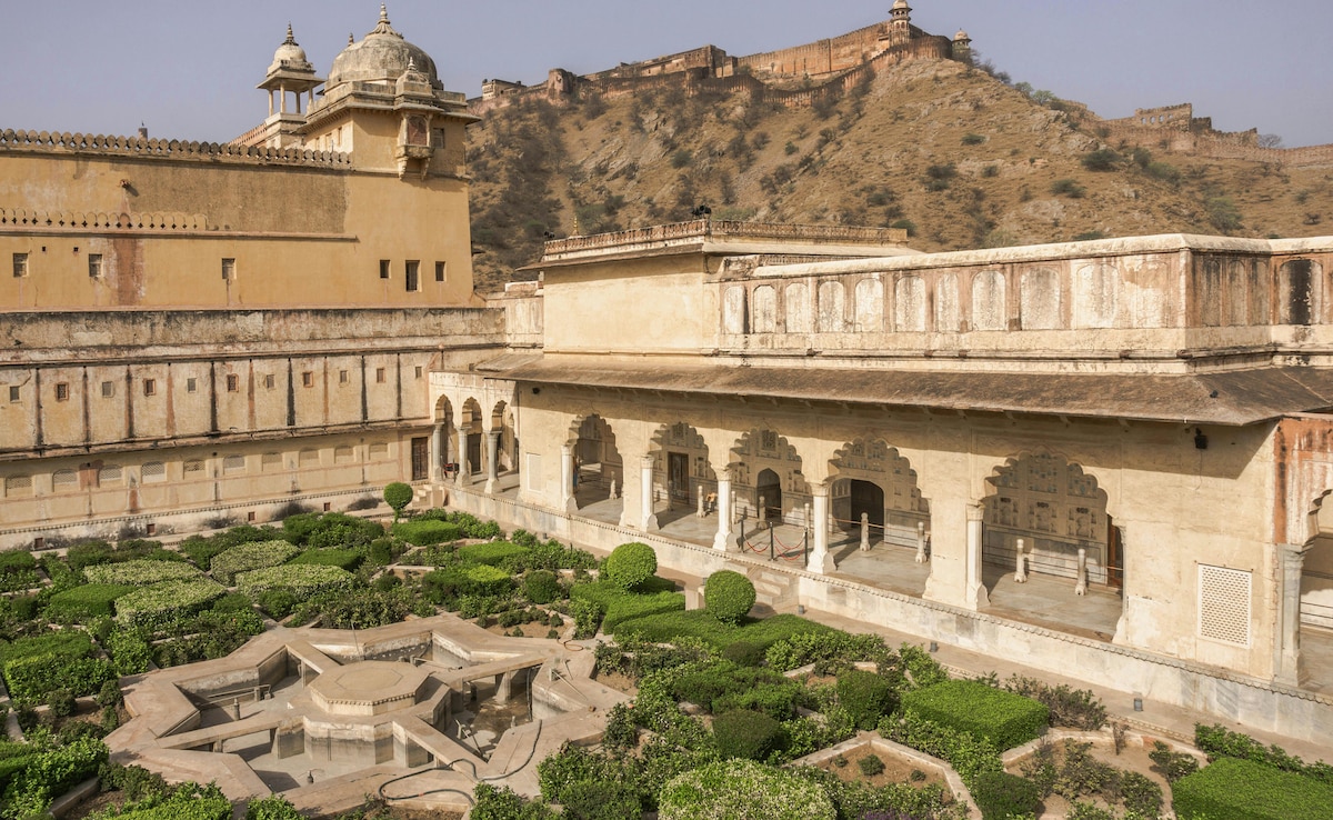 Rajasthan forts like Amber fort are a must-visit Rajasthan forts like Amber fort are a must-visit