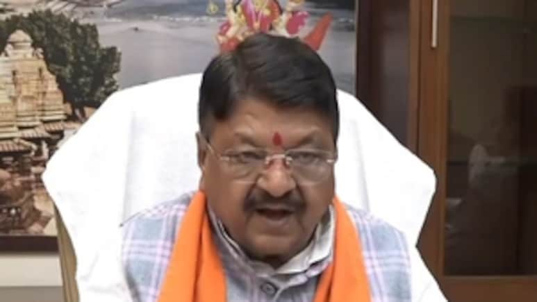 खिलाड़ियों को मिलेगा सबक! इंदौर में महिला क्रिकेटरों से छेड़छाड़ और कैलाश विजयवर्गीय दे रहे 'ज्ञान' खिलाड़ियों को मिलेगा सबक! इंदौर में महिला क्रिकेटरों से छेड़छाड़ और कैलाश विजयवर्गीय दे रहे 'ज्ञान'