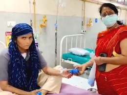 कैंसर पीड़ित को बीजेपी कार्यकर्ता ने दिया बिस्किट, फोटो खिंचते ही वापस लिया, देखें VIDEO कैंसर पीड़ित को बीजेपी कार्यकर्ता ने दिया बिस्किट, फोटो खिंचते ही वापस लिया, देखें VIDEO