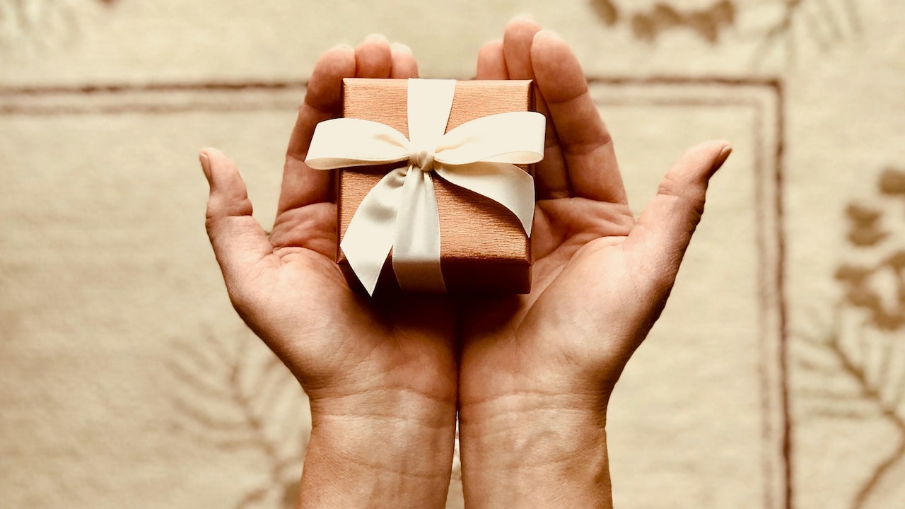 What can you gift your sister on bhai dooj 2025 to strengthen your bond?in