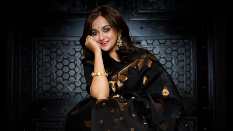 Airlines Charge For Being Cute? Monali Thakur Cracks Up Over Rs 50 Fee