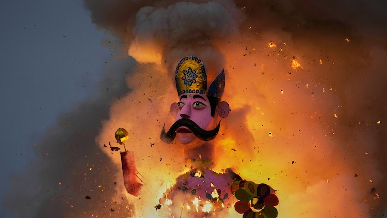 हर जगह रावण जलकर ठंडा हो चुका, इस शहर में अब शुरू हुआ दशहरा उत्सव, 500 साल पुरानी परंपरा जानें हर जगह रावण जलकर ठंडा हो चुका, इस शहर में अब शुरू हुआ दशहरा उत्सव, 500 साल पुरानी परंपरा जानें