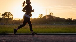 If You Struggle With These Health Issues, A Walk Before Bed Might Help