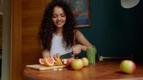 Amla Shots, Soaked Nuts, Fennel Seed Water: A Nutritionist's Guide To Maintain Balance This Festive Season