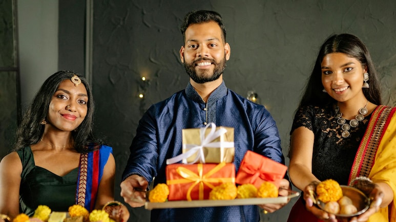 Top Diwali Gift की ल‍िस्‍ट में नंबर वन है ये चीज...न सड़ेगी, न गलेगी और न प‍िघलेगी, आप भी करा लीजिए रिश्तेदारों के लिए पैक