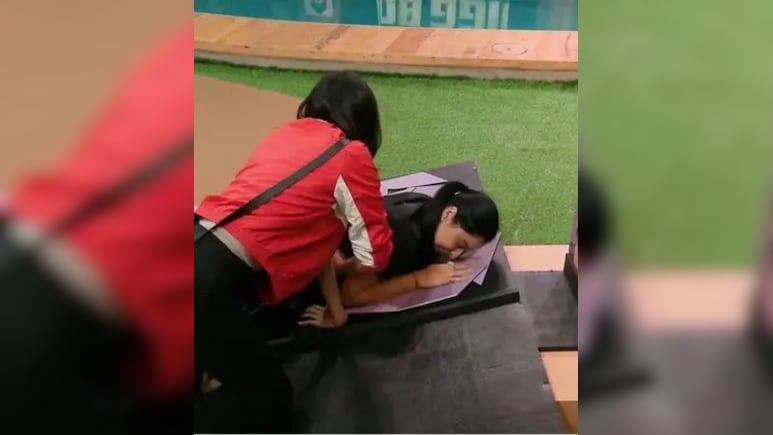 Bigg Boss 19: तान्या ने किया अमाल की फोटो पर किस, नीलम-शहबाज को हुई हैरानी, सोशल मीडिया पर भड़के लोग