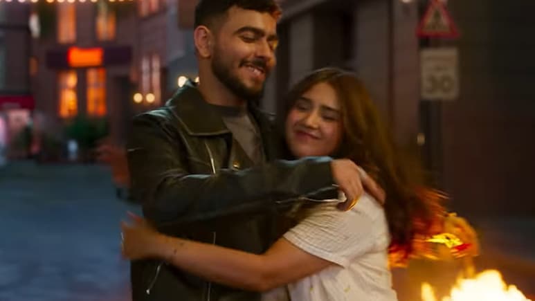 पाकिस्तान में टॉप 10 ट्रेंडिंग लिस्ट में 5 और 7 हफ्ते से हैं ये दो इंडियन फिल्में, एक तो थी बुरी तरह फ्लॉप पाकिस्तान में टॉप 10 ट्रेंडिंग लिस्ट में 5 और 7 हफ्ते से हैं ये दो इंडियन फिल्में, एक तो थी बुरी तरह फ्लॉप